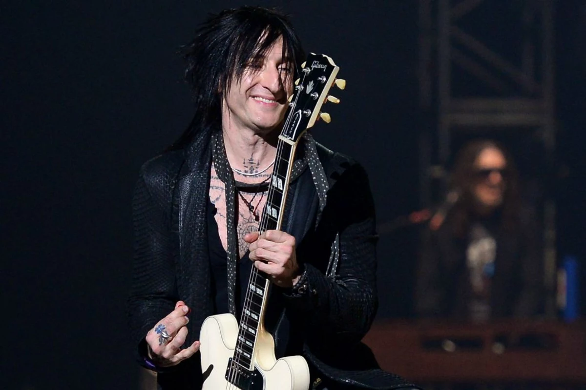 Photo 4 from Richard Fortus