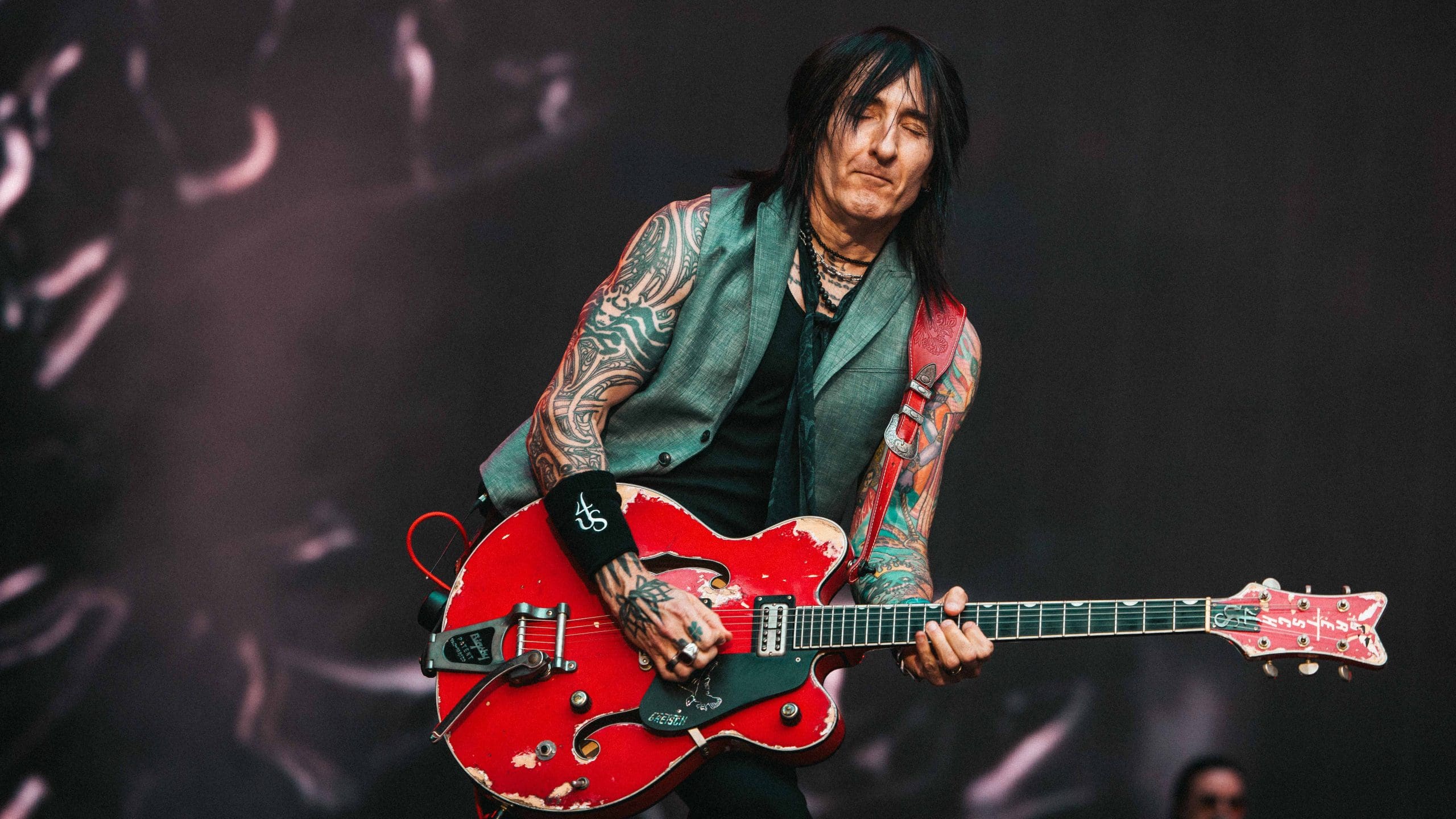Photo 9 from Richard Fortus
