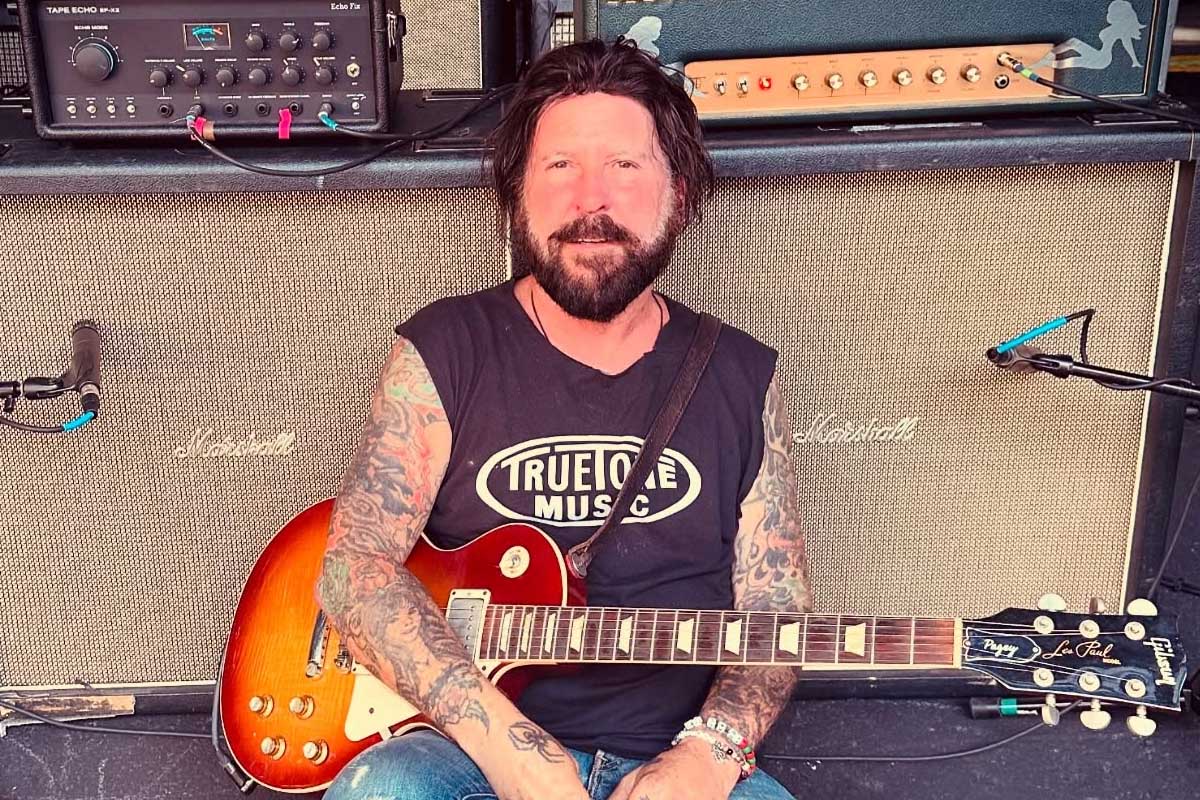 Photo 3 from Tracii Guns