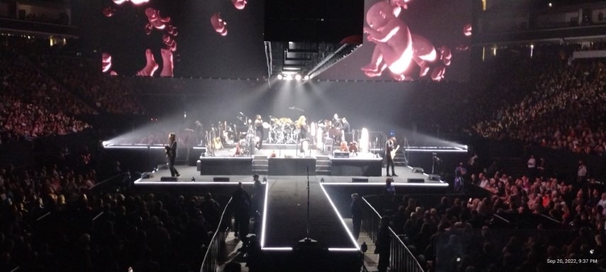 20th – Golden 1 Center, Sacramento – Pink Floyd