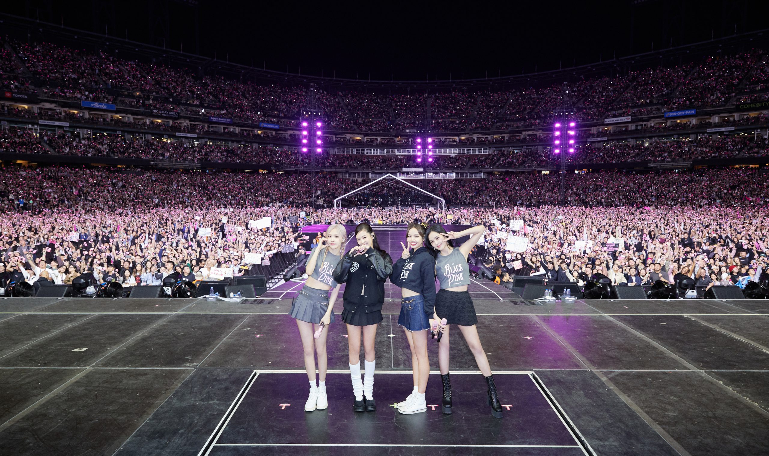 BLACKPINK Thrills 50,000 Fans at a Sold